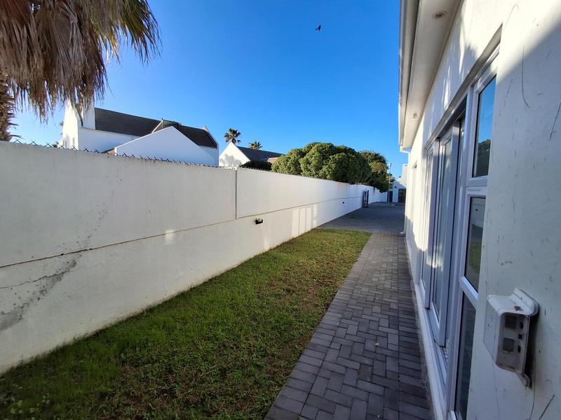 4 Bedroom Property for Sale in Britannia Bay Western Cape